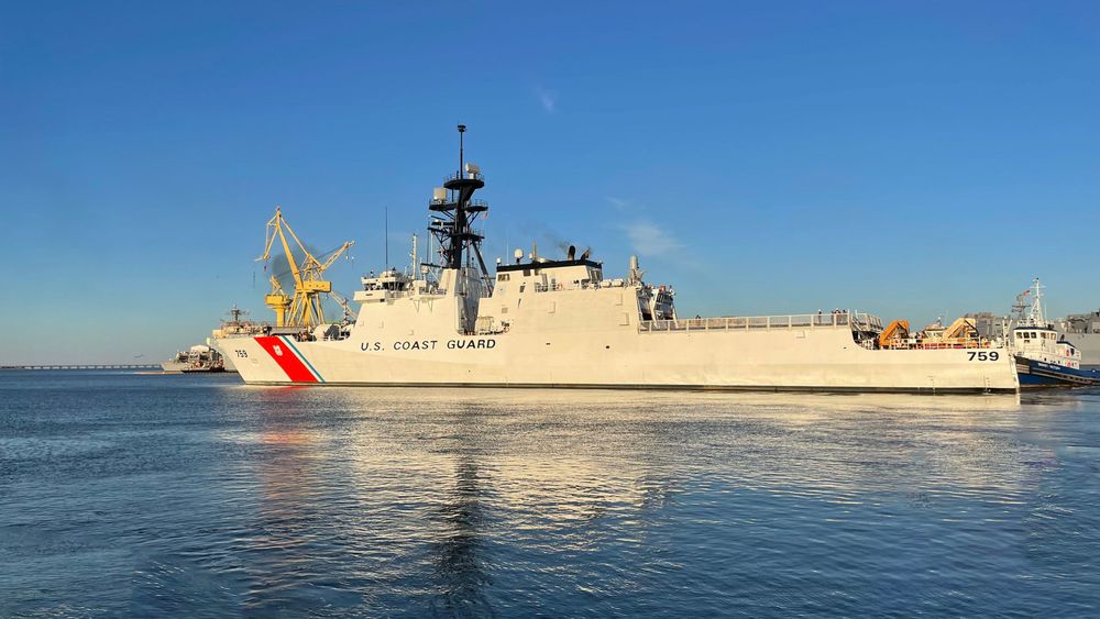 Wmsl Rear National Security Cutter Calhoun (WMSL 759) Sails Away From HII’s ...